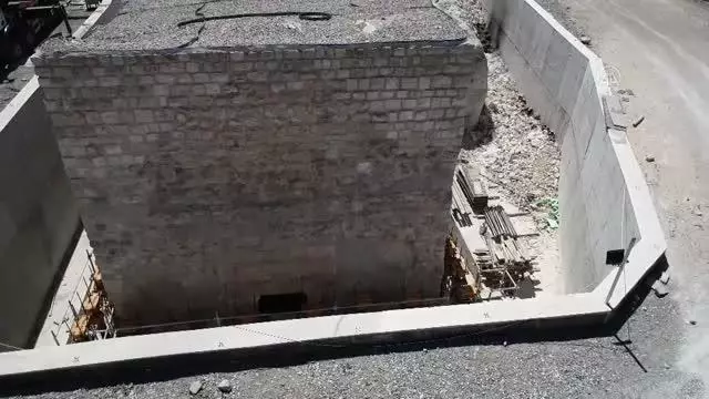 Hasankeyf'teki Küçük Saray'ın baraj suyundan etkilenmemesi için yükseltme çalışması yapılıyor Hasankeyf'teki Küçük Saray'ın baraj suyundan etkilenmemesi için yükseltme çalışması yapılıyor