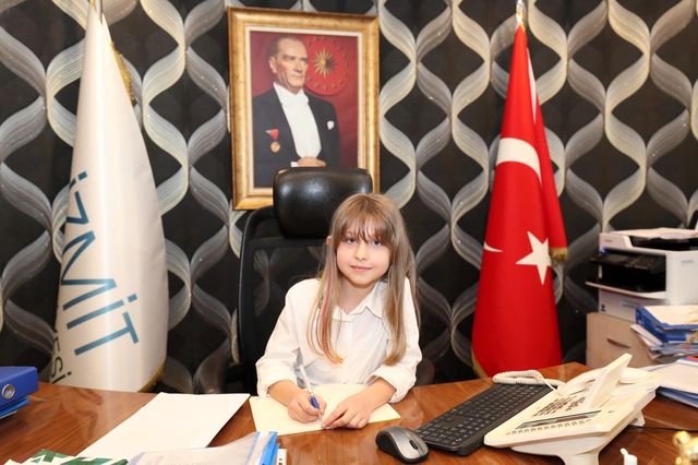 hurriyet koltugunu 4 sinif ogrencisine devret 2 14085458 o