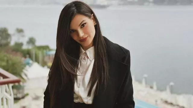 İkinci kez anne olmaya hazırlanan Almeda Abazi, karnı burnunda poz verdi İkinci kez anne olmaya hazırlanan Almeda Abazi, karnı burnunda poz verdi