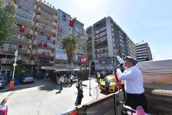 Son dakika haber | İzmir büyükşehir Belediyesi bando çocuklara konser verdi Son dakika haber | İzmir büyükşehir Belediyesi bando çocuklara konser verdi