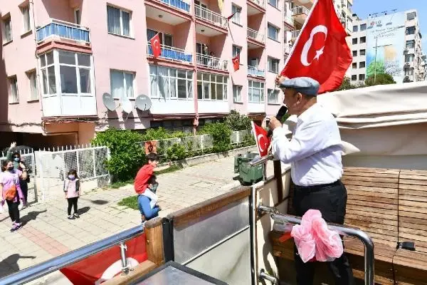 Son dakika haber | İzmir büyükşehir Belediyesi bando çocuklara konser verdi Son dakika haber | İzmir büyükşehir Belediyesi bando çocuklara konser verdi
