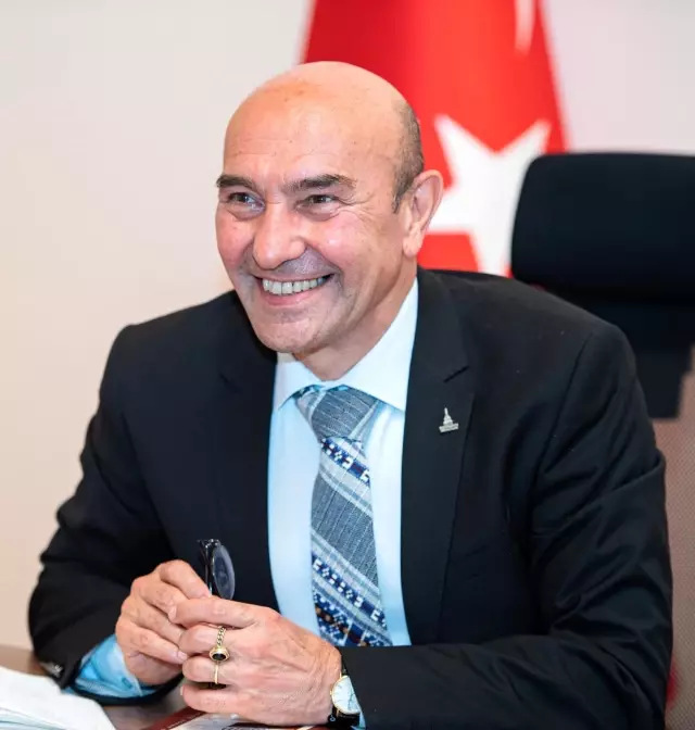 İzmir Büyükşehir Belediyesi Cumhuriyet'in 100'üncü yılını marşla taçlandıracak İzmir Büyükşehir Belediyesi Cumhuriyet'in 100'üncü yılını marşla taçlandıracak