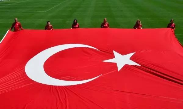 Kadın futbolunda 23 Nisan Ulusal Egemenlik ve Çocuk Bayramı kutlandı Kadın futbolunda 23 Nisan Ulusal Egemenlik ve Çocuk Bayramı kutlandı