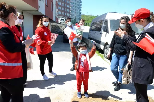 Son dakika haberleri... Kızılay 23 Nisan'da çocukları unutmadı