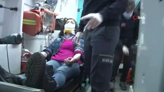 Küçükçekmece TEM Otoyolu'nda zincirleme kaza: 7 yaralı Küçükçekmece TEM Otoyolu'nda zincirleme kaza: 7 yaralı