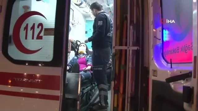 Küçükçekmece TEM Otoyolu'nda zincirleme kaza: 7 yaralı Küçükçekmece TEM Otoyolu'nda zincirleme kaza: 7 yaralı
