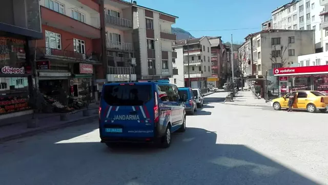 Polis ve jandarmadan 23 Nisan konvoyu Polis ve jandarmadan 23 Nisan konvoyu
