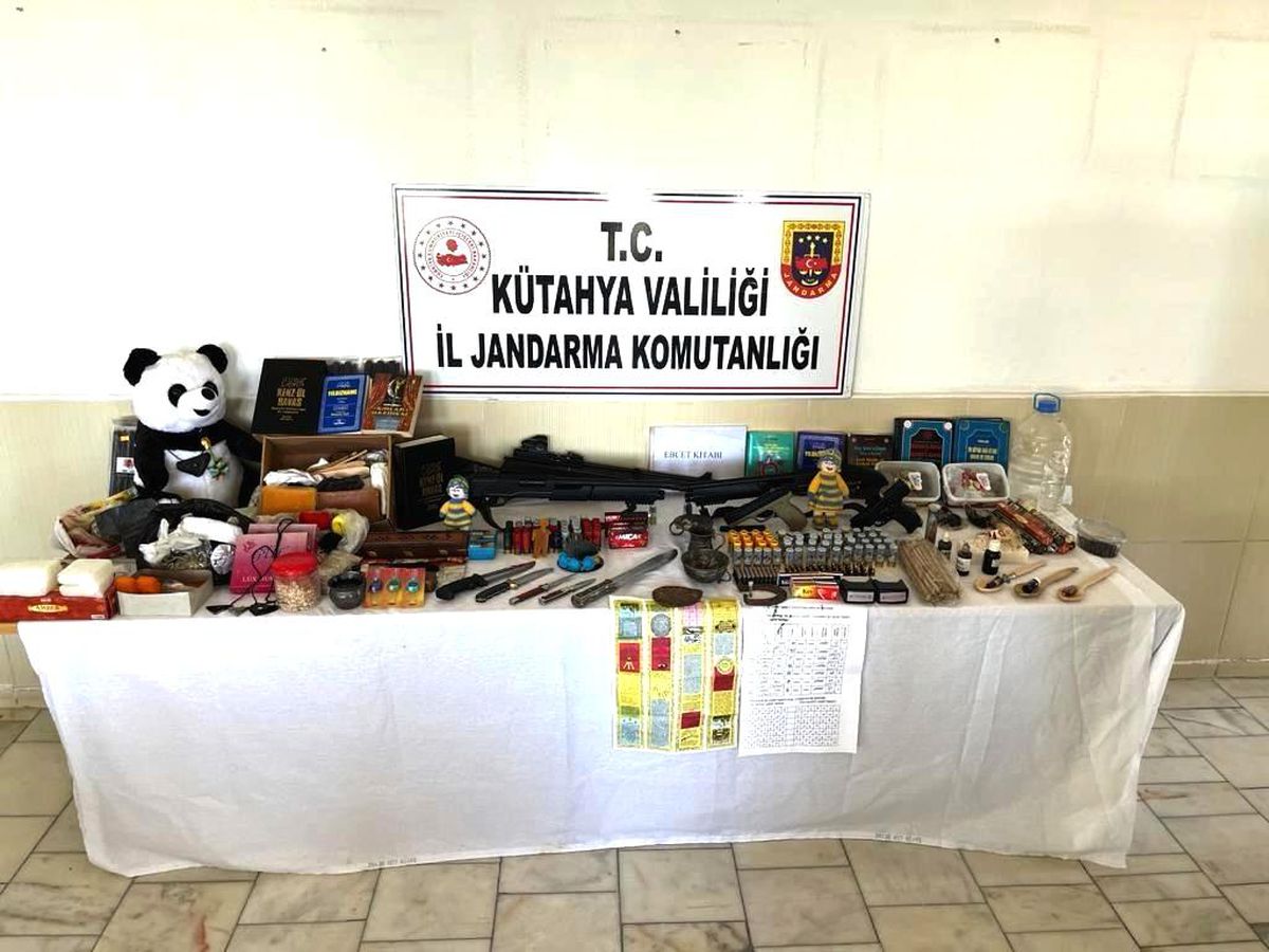 Kütahya'da 'Büyücü' operasyonu: 3 gözaltı