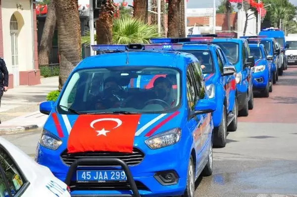 Manisa'da '23 Nisan' konvoyu