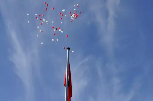 Marmaris'te 23 Nisan çelenk sunma töreni gerçekleşti Marmaris'te 23 Nisan çelenk sunma töreni gerçekleşti