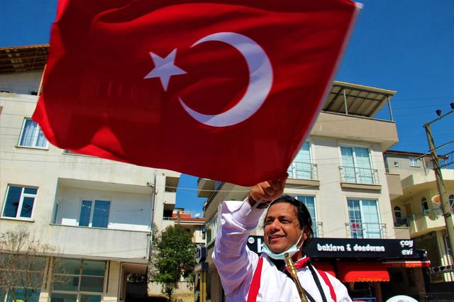 moral otobusuyle 23 nisan coskusunu evlere 3 14085946 o