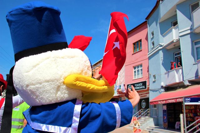 moral otobusuyle 23 nisan coskusunu evlere 7 14085946 o