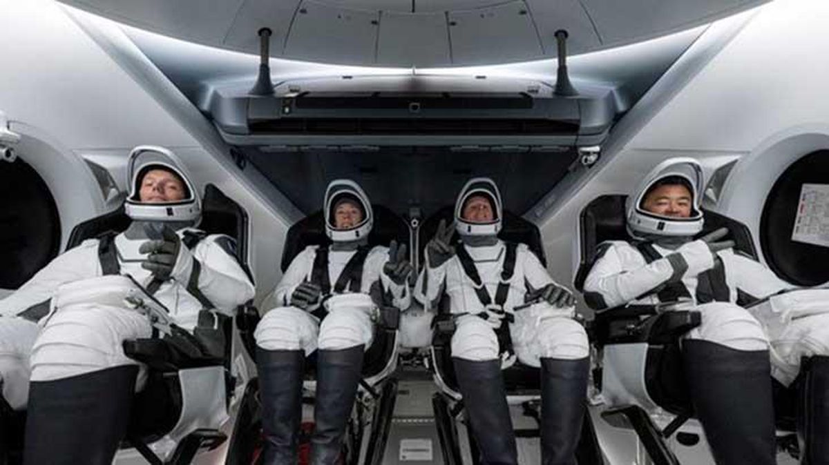 NASA, 4 astronotunu taşıyan SpaceX roketini uzaya fırlattı