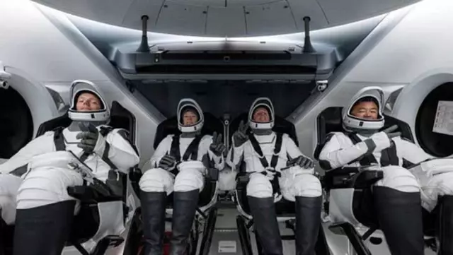 NASA, 4 astronotunu taşıyan SpaceX roketini uzaya fırlattı NASA, 4 astronotunu taşıyan SpaceX roketini uzaya fırlattı