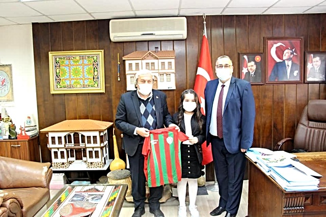 Osmaneli Belediyesi'nin yeni temsili Başkanı Selen Eroğlu Osmaneli Belediyesi'nin yeni temsili Başkanı Selen Eroğlu