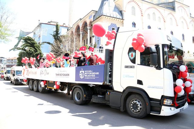sehir tiyatrolari cocuklara bayram havasi yas 2 14086313 o