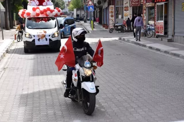 Şehzadeler Belediyesi 23 Nisan coşkusu vatandaşın ayağına taşıdı