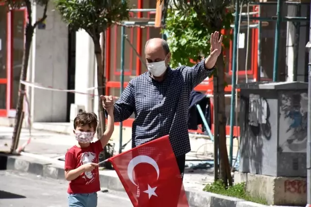 Şehzadeler Belediyesi 23 Nisan coşkusu vatandaşın ayağına taşıdı
