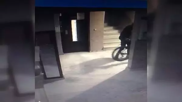 SİLİVRİ'DE BİSİKLET HIRSIZLIĞI KAMERADA SİLİVRİ'DE BİSİKLET HIRSIZLIĞI KAMERADA