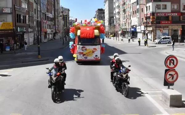 Sivas'ta, renkli 23 Nisan kutlaması Sivas'ta, renkli 23 Nisan kutlaması