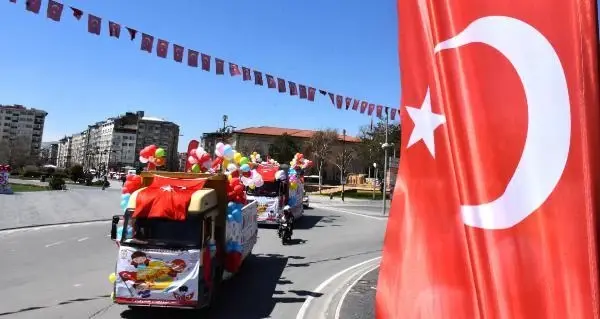 Sivas'ta, renkli 23 Nisan kutlaması Sivas'ta, renkli 23 Nisan kutlaması
