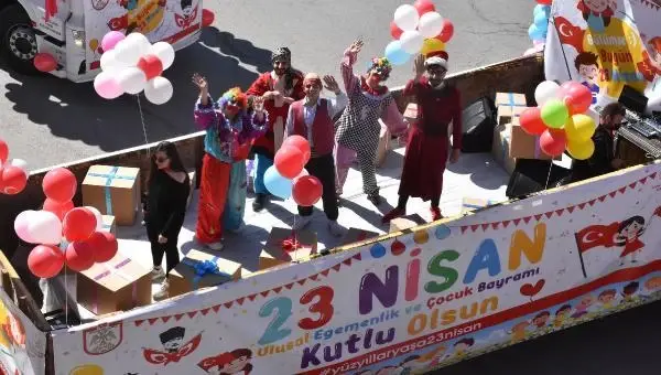 Sivas'ta, renkli 23 Nisan kutlaması Sivas'ta, renkli 23 Nisan kutlaması