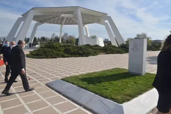 TBMM Başkanı Şentop, İstiklal Harbi kahramanlarının kabirlerini ziyaret etti (3)