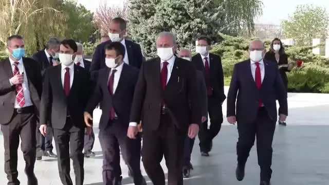 TBMM Başkanı Şentop, İstiklal Harbi kahramanlarının kabirlerini ziyaret etti (3)