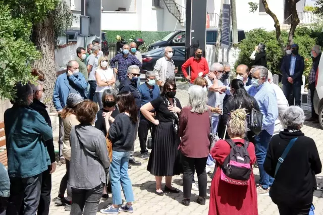 Ünlü gazeteci Selahattin Duman son yolculuğuna uğurlandı Ünlü gazeteci Selahattin Duman son yolculuğuna uğurlandı