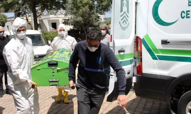 Ünlü gazeteci Selahattin Duman son yolculuğuna uğurlandı Ünlü gazeteci Selahattin Duman son yolculuğuna uğurlandı