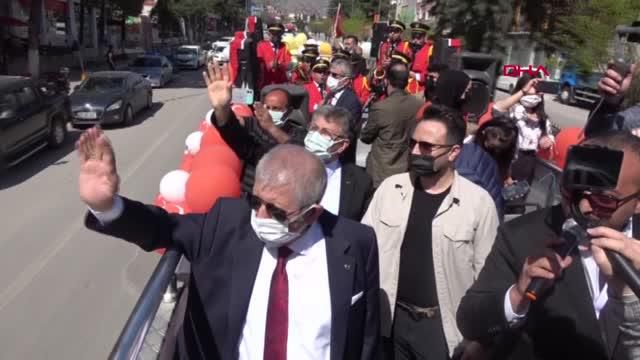 AMASYA'DA ÜSTÜ AÇIK OTOBÜSLE ÇOCUKLARA KONSER VERİLDİ AMASYA'DA ÜSTÜ AÇIK OTOBÜSLE ÇOCUKLARA KONSER VERİLDİ