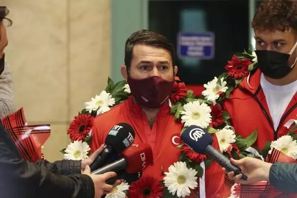 SPOR Avrupa şampiyonu Milli Güreşçiler, Ankara'ya geldi SPOR Avrupa şampiyonu Milli Güreşçiler, Ankara'ya geldi