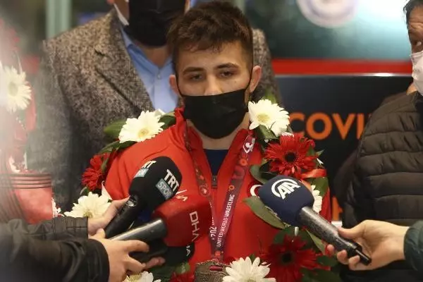 SPOR Avrupa şampiyonu Milli Güreşçiler, Ankara'ya geldi SPOR Avrupa şampiyonu Milli Güreşçiler, Ankara'ya geldi