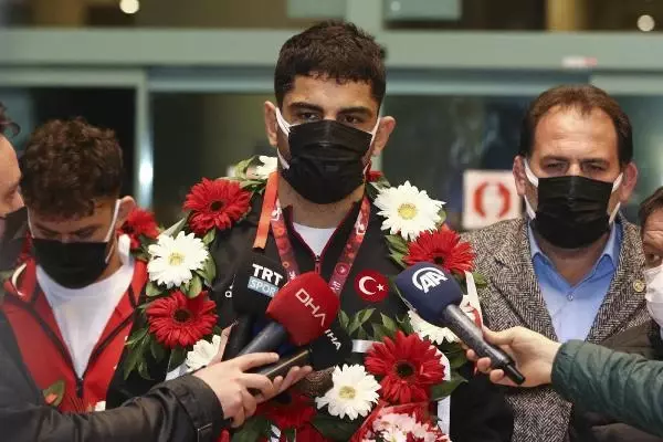 SPOR Avrupa şampiyonu Milli Güreşçiler, Ankara'ya geldi SPOR Avrupa şampiyonu Milli Güreşçiler, Ankara'ya geldi