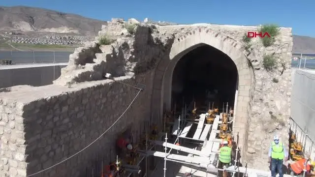 Son dakika haber... BATMAN HASANKEYF'TEKİ 692 YILLIK KÜÇÜK SARAY YÜKSELTİLİYOR Son dakika haber... BATMAN HASANKEYF'TEKİ 692 YILLIK KÜÇÜK SARAY YÜKSELTİLİYOR