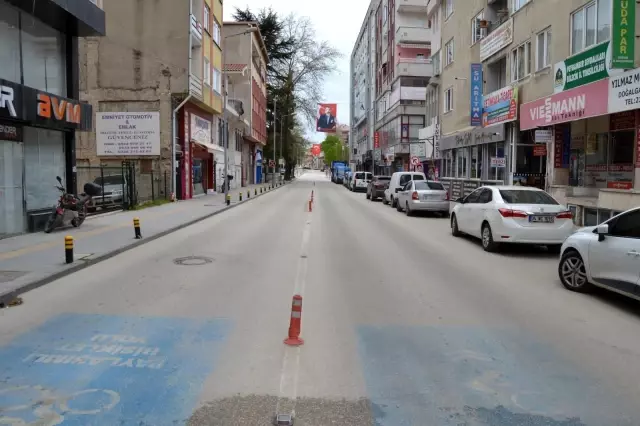 Sokağa çıkma kısıtlamasına uyuluyor Sokağa çıkma kısıtlamasına uyuluyor