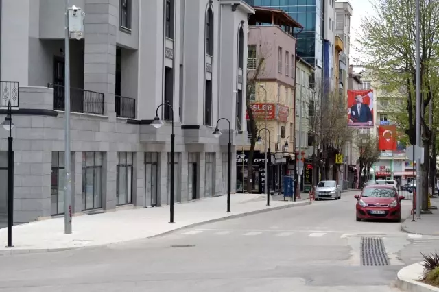 Sokağa çıkma kısıtlamasına uyuluyor Sokağa çıkma kısıtlamasına uyuluyor