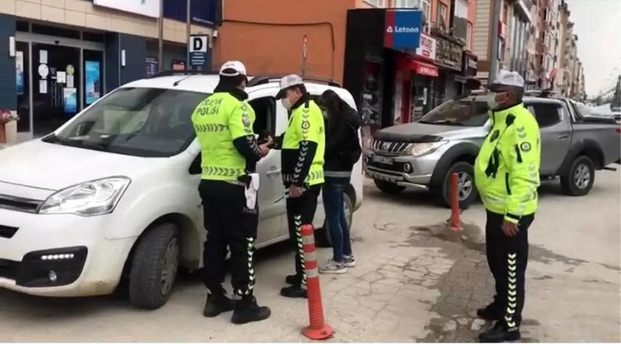 Bozüyük'te kısıtlama denetimi yoğun bir şekilde devam ediyor