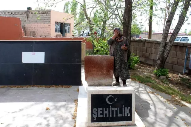 Son dakika! Ermenilerin katlettiği Hakmehmet köyü şehitleri anıldı
