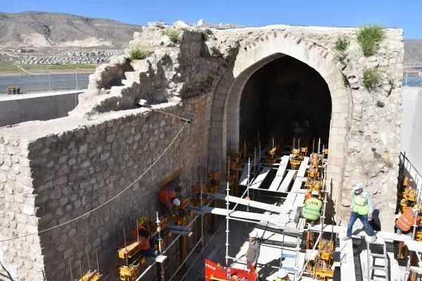 Son dakika haber... BATMAN HASANKEYF'TEKİ 692 YILLIK KÜÇÜK SARAY YÜKSELTİLİYOR Son dakika haber... BATMAN HASANKEYF'TEKİ 692 YILLIK KÜÇÜK SARAY YÜKSELTİLİYOR