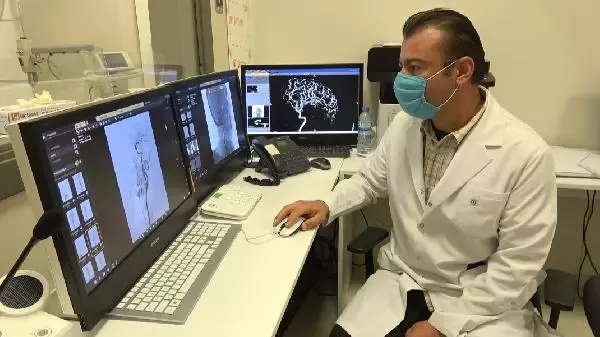 'KAN SULANDIRICI KULLANAN HASTALARDA BEYİN KANAMASI, ÖLÜMCÜL NETİCE VEREBİLİR' 'KAN SULANDIRICI KULLANAN HASTALARDA BEYİN KANAMASI, ÖLÜMCÜL NETİCE VEREBİLİR'