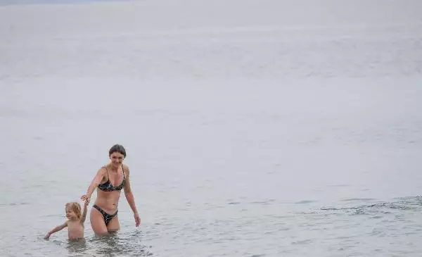 Kısıtlamadan muaf turistler, Konyaaltı Sahili'nde Kısıtlamadan muaf turistler, Konyaaltı Sahili'nde