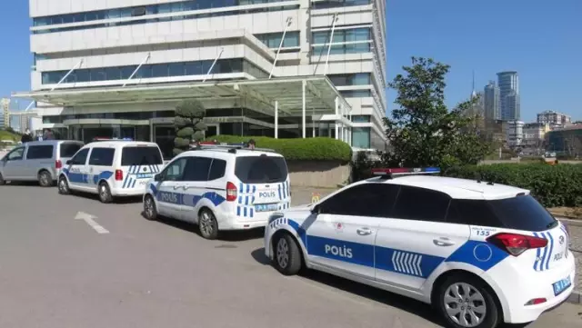 Kripto para şirketi Thodex'e yapılan operasyonda şirketin müdürleri de gözaltına alındı Kripto para şirketi Thodex'e yapılan operasyonda şirketin müdürleri de gözaltına alındı
