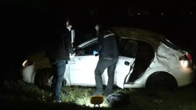 Son dakika haber... Otomobil şarampole yuvarlandı: 1 ölü, 4 yaralı Son dakika haber... Otomobil şarampole yuvarlandı: 1 ölü, 4 yaralı