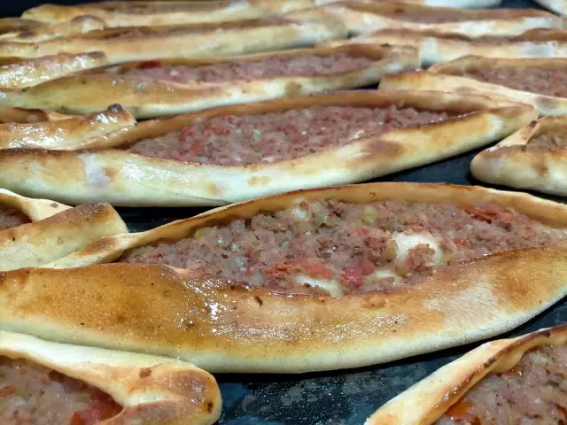 Pide salonları harıl harıl Pide salonları harıl harıl