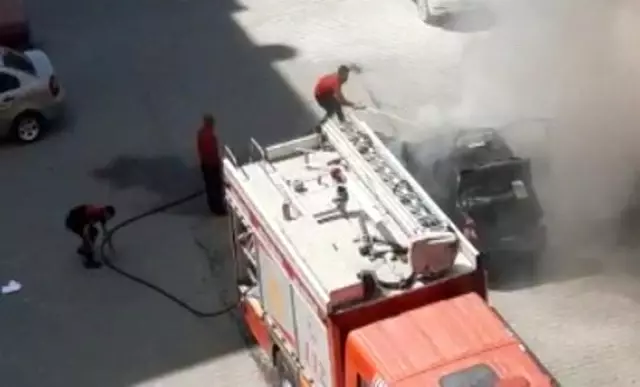 Şanlıurfa'da alev alev yanan otomobil kamerada