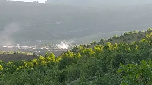 Son dakika haberleri! SINIRDA KONUŞLU OBÜSLERLE TERÖR HEDEFLERİ ATEŞ ALTINA ALINDI