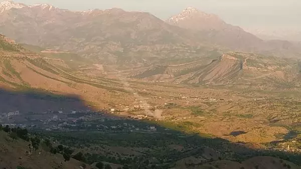 Son dakika haberleri! SINIRDA KONUŞLU OBÜSLERLE TERÖR HEDEFLERİ ATEŞ ALTINA ALINDI