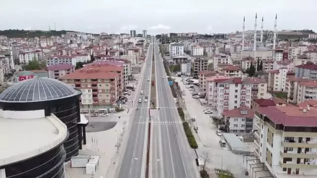 Sokağa çıkma kısıtlamasına uyuluyor Sokağa çıkma kısıtlamasına uyuluyor