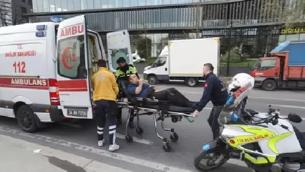 Tartışan ikili, birbirlerini çivili sopayla dövdü